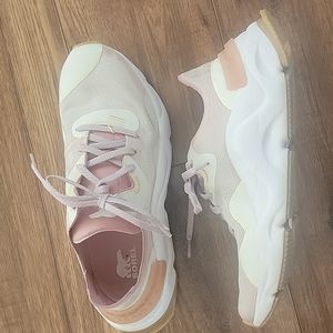 Size 8 women's sorel tennis shoes